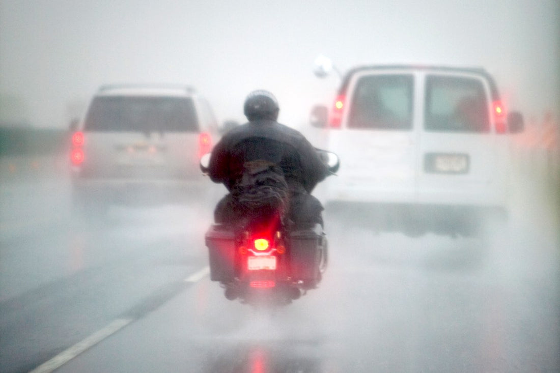 Motorradfahren im Regen: Alles, was Sie wissen müssen