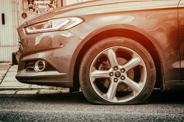 Confortauto Leitfaden: Was tun bei einer Reifenpanne?